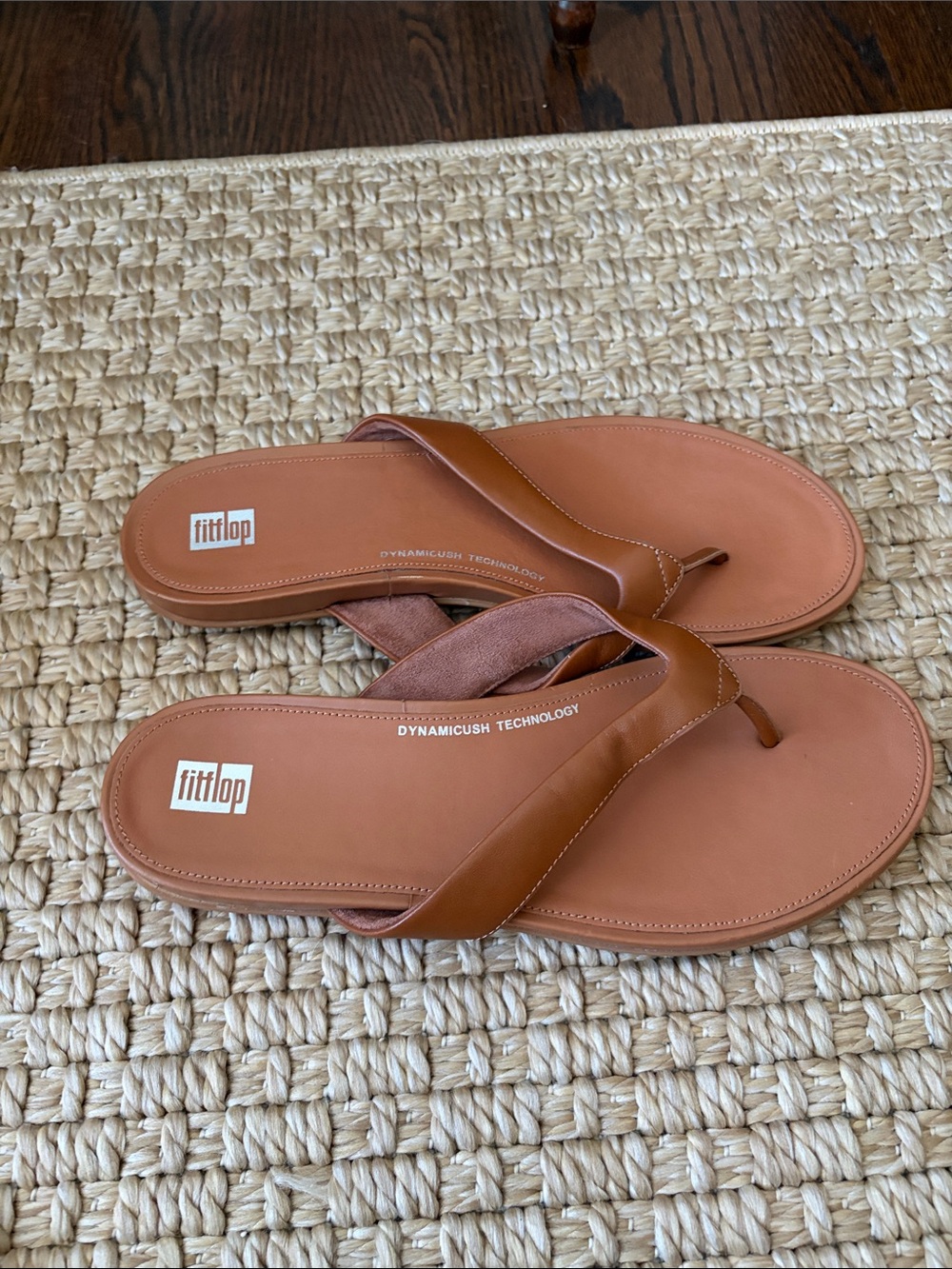 Fitflop Women’s Tan Leather Thong Sandals